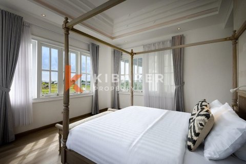 4 bedrooms Villa in Tibubeneng, Badung, Indonesia No. 11901 5