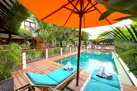 4 bedrooms Villa in Tibubeneng, Badung, Indonesia No. 11899 27