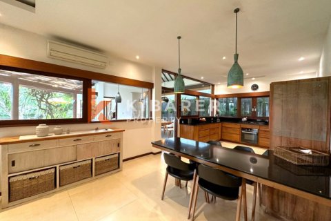 4 bedrooms Villa in Tibubeneng, Badung, Indonesia No. 11899 8