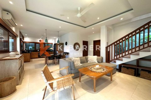 4 bedrooms Villa in Tibubeneng, Badung, Indonesia No. 11899 3