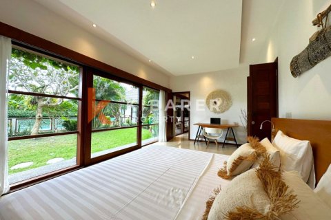 4 bedrooms Villa in Tibubeneng, Badung, Indonesia No. 11899 11