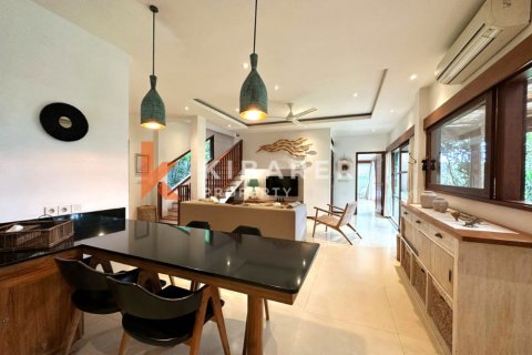 4 bedrooms Villa in Tibubeneng, Badung, Indonesia No. 11899 7