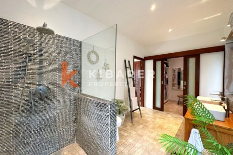4 bedrooms Villa in Tibubeneng, Badung, Indonesia No. 11899 15