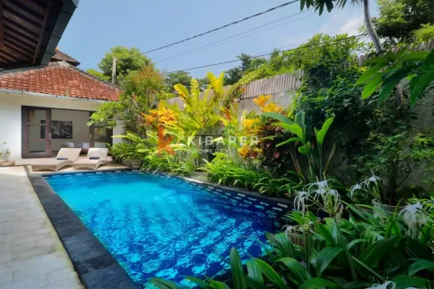 3 bedrooms Villa in Seminyak, Badung, Indonesia No. 11904 2