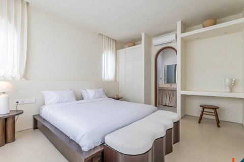 2 bedrooms Villa in Denpasar, Indonesia No. 11199 14