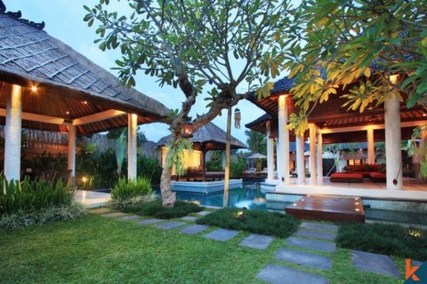 Вилла с 4 спальнями в Seminyak, Бадунг, Индонезия № 11659 11