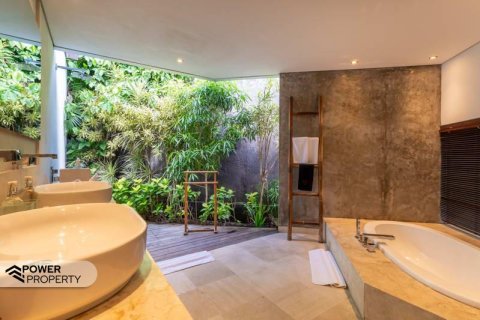 3 bedrooms Villa in Seminyak, Badung,  No. 195 18