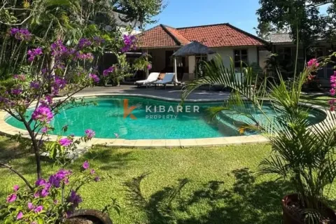 5 bedrooms Villa in Kerobokan, Badung, Indonesia No. 12298 2
