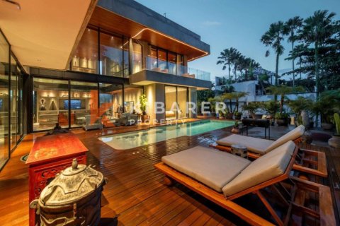 5 bedrooms Villa in Tibubeneng, Badung, Indonesia No. 12300 3