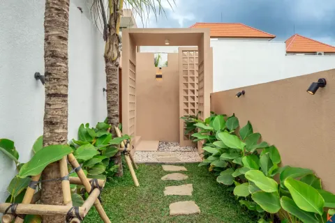 2 bedrooms Villa in Tumbak Bayuh, Mengwi, Badung, Indonesia No. 10800 3
