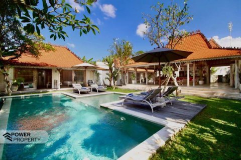 4 bedrooms Villa in Canggu, Badung, Indonesia No. 13577 8