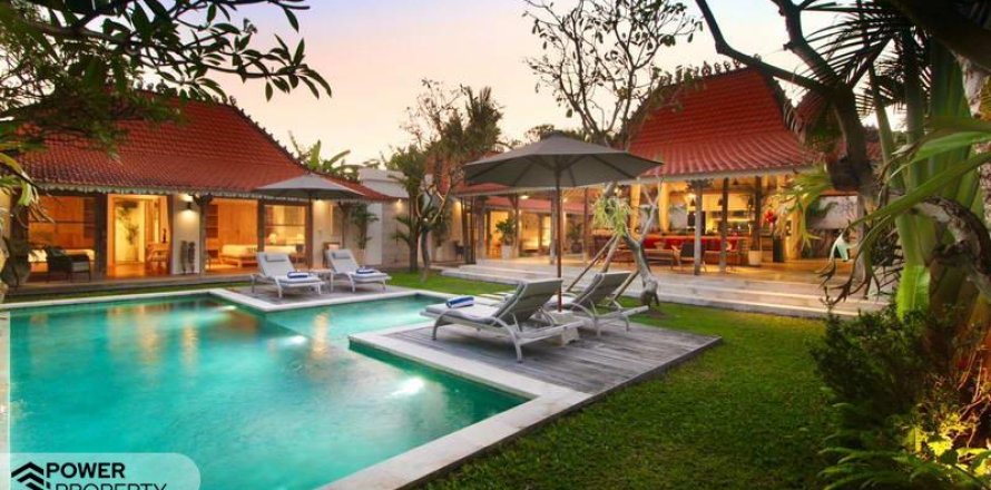 4 bedrooms Villa in Canggu, Badung, Indonesia No. 13577