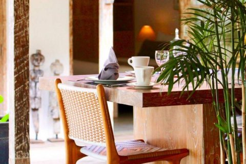 4 bedrooms Villa in Canggu, Badung, Indonesia No. 13577 11