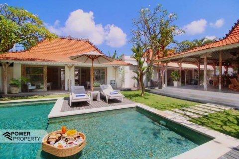 4 bedrooms Villa in Canggu, Badung, Indonesia No. 13577 9