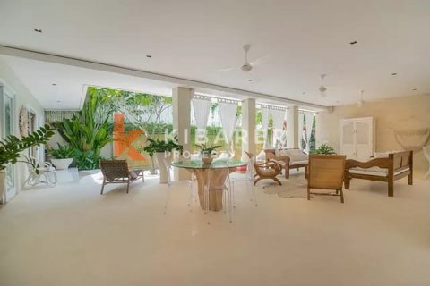 3 bedrooms Villa in Tibubeneng, Badung, Indonesia No. 13072 3