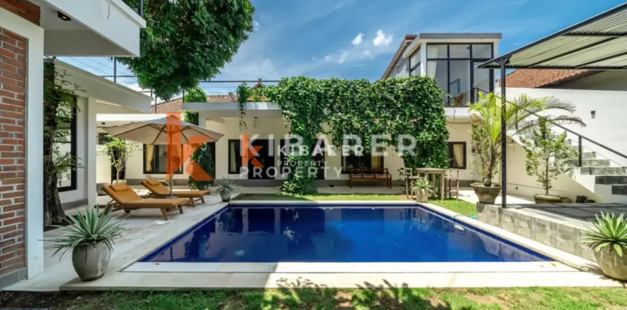 5 bedrooms Villa in Badung, Indonesia No. 12199