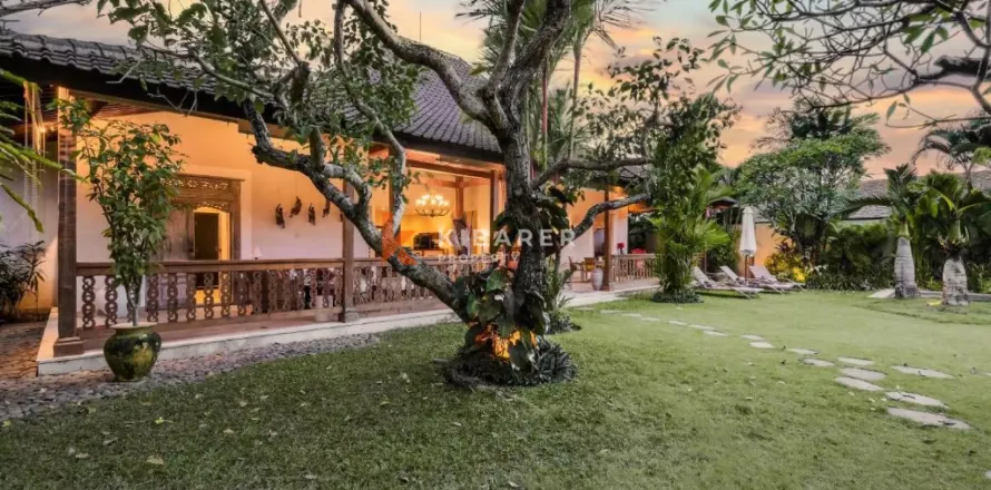4 bedrooms Villa in Badung, Indonesia No. 12200