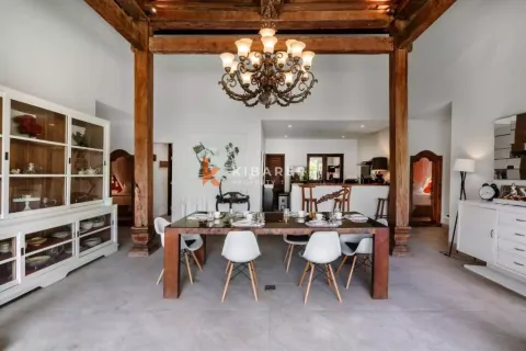 4 bedrooms Villa in Badung, Indonesia No. 12200 10