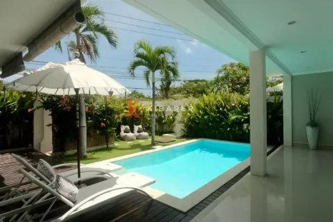3 bedrooms Villa in Tibubeneng, Badung, Indonesia No. 12198 4
