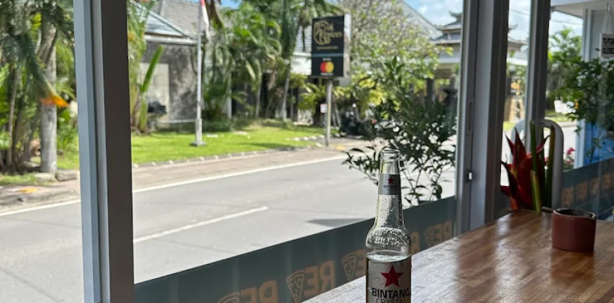 Commercial property in Seminyak, Badung,  No. 9220