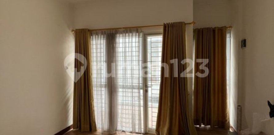 3 bedrooms House in Grogol Petamburan, Jakarta, Indonesia No. 13461