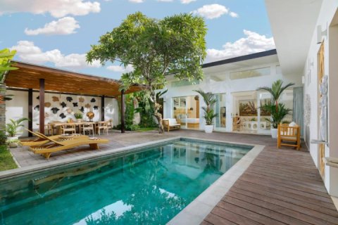 Вилла с 3 спальнями в Южный Денпасар, Денпасар, Индонезия № 9856