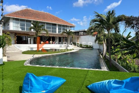 4 bedrooms Villa in Canggu, Badung, Indonesia No. 12528