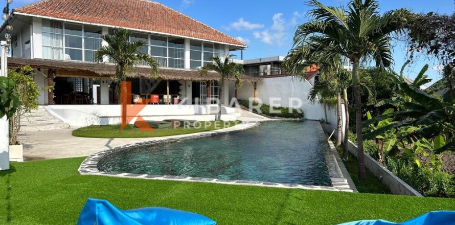 4 bedrooms Villa in Canggu, Badung, Indonesia No. 12528