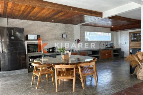 4 bedrooms Villa in Canggu, Badung, Indonesia No. 12528 16