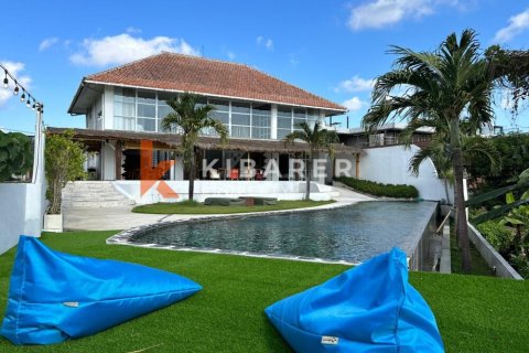 4 bedrooms Villa in Canggu, Badung, Indonesia No. 12528 4