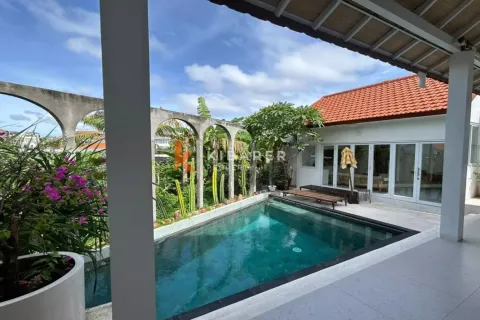 2 bedrooms Villa in Tibubeneng, Badung, Indonesia No. 12530 4