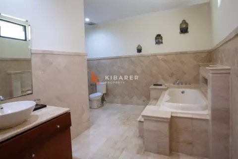 4 bedrooms Villa in Jimbaran, Badung, Indonesia No. 12529 10