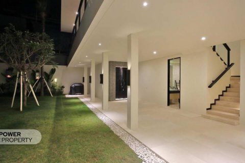 3 bedrooms Villa in Seminyak, Badung,  No. 9036 12