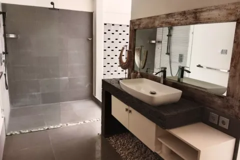 4 bedrooms Villa in Tibubeneng, Badung, Indonesia No. 10529 9