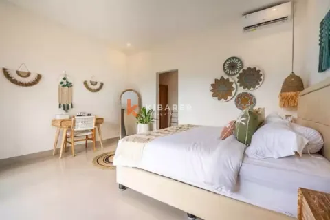 4 bedrooms Villa in Canggu, Badung, Indonesia No. 12138 13
