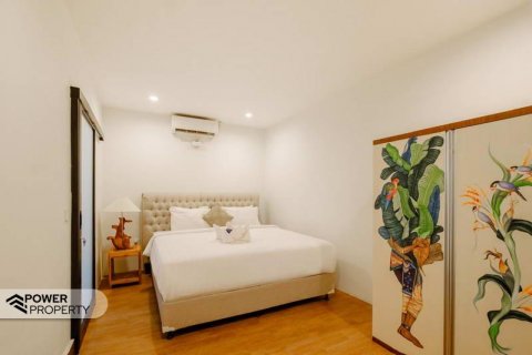 9 bedrooms Apartment in Seminyak, Badung,  No. 8953 7