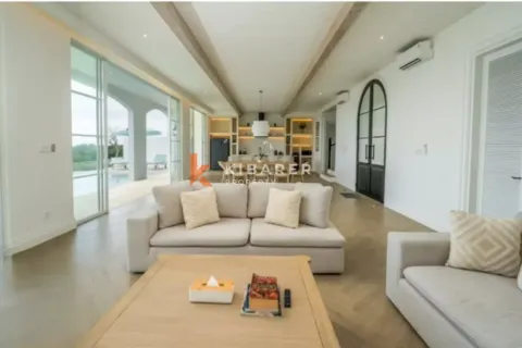 4 bedrooms Villa in Ungasan, Badung, Indonesia No. 13234 4