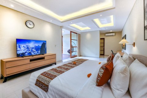 4 bedrooms Villa in Tampaksiring, Gianyar, Indonesia No. 13235 15
