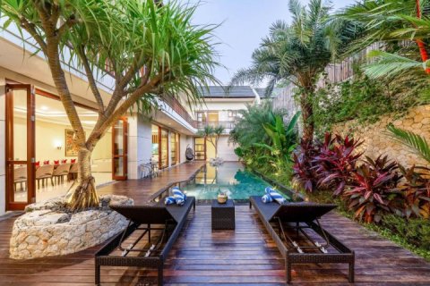 4 bedrooms Villa in Tampaksiring, Gianyar, Indonesia No. 13235 2