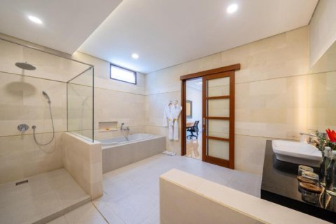4 bedrooms Villa in Tampaksiring, Gianyar, Indonesia No. 13235 24