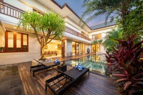 4 bedrooms Villa in Tampaksiring, Gianyar, Indonesia No. 13235 28