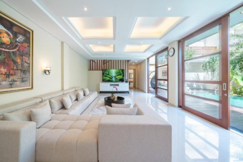 4 bedrooms Villa in Tampaksiring, Gianyar, Indonesia No. 13235 5