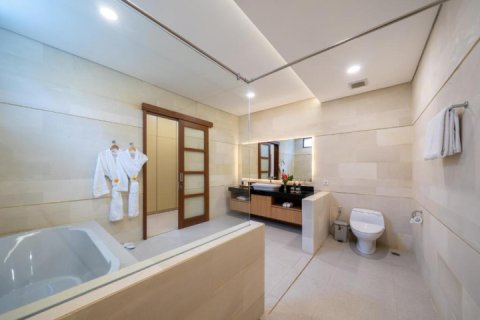 4 bedrooms Villa in Tampaksiring, Gianyar, Indonesia No. 13235 27