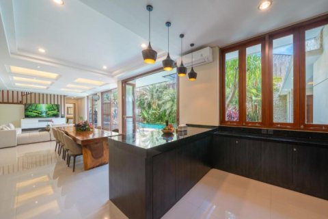 4 bedrooms Villa in Tampaksiring, Gianyar, Indonesia No. 13235 10