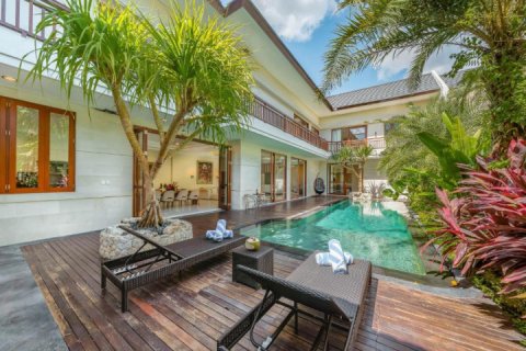 4 bedrooms Villa in Tampaksiring, Gianyar, Indonesia No. 13235 3