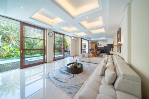 4 bedrooms Villa in Tampaksiring, Gianyar, Indonesia No. 13235 8