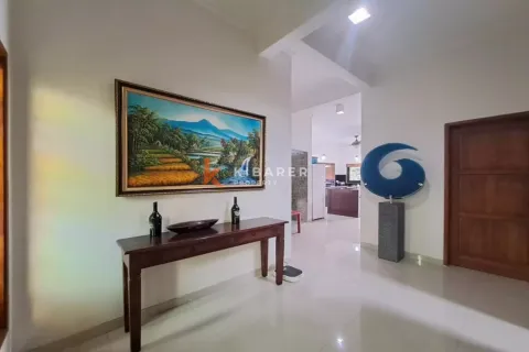 3 bedrooms Villa in Nusa Dua, Badung, Indonesia No. 12557 11