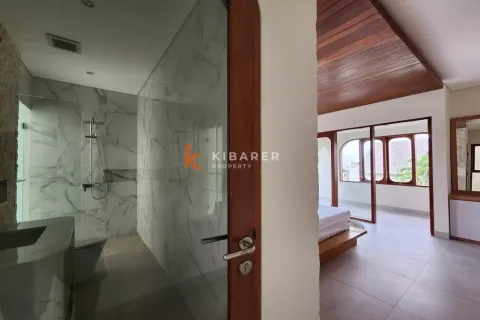 4 bedrooms Villa in Canggu, Badung, Indonesia No. 12554 16
