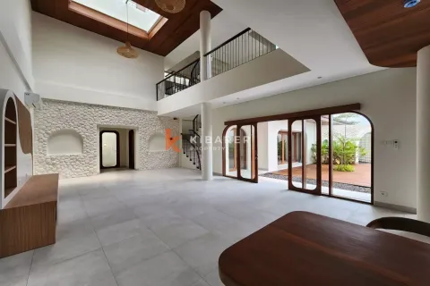 4 bedrooms Villa in Canggu, Badung, Indonesia No. 12554 23