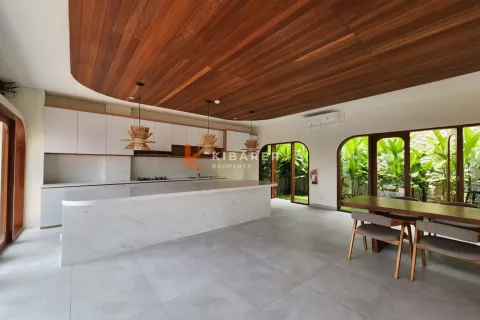 4 bedrooms Villa in Canggu, Badung, Indonesia No. 12554 28